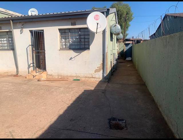 6 BEDROOM HOUSE FOR SALE IN SEDIBENG